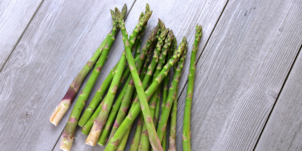 Tired of eating the same old vegetables every single week? Switch it up with this monthly produce challenge and try one new veggie each month. This month we tried asparagus 9 different ways!