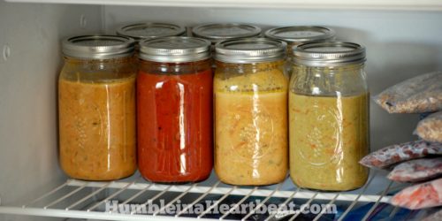 Ever tried freezing soup in a glass jar and wound up with cracked jars? Follow these amazing tips for freezing and thawing soup in mason jars and you won't find any more cracks. Promise!