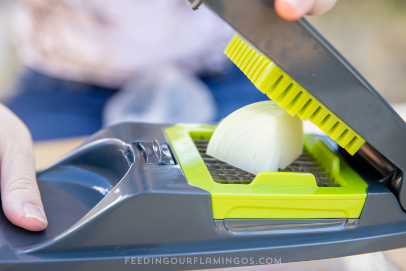 KITCHEN :: chopping board :: Onion chopping machine