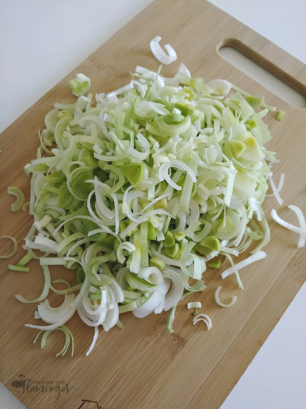Tired of eating the same old vegetables every single week? Switch it up with this monthly produce challenge and try one new veggie each month. This month we tried leeks 6 different ways!