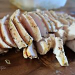 Have you ever tried making your own lunch meat? This homemade chicken lunch meat recipe is so easy and delicious! And you don't have to worry about icky ingredients!