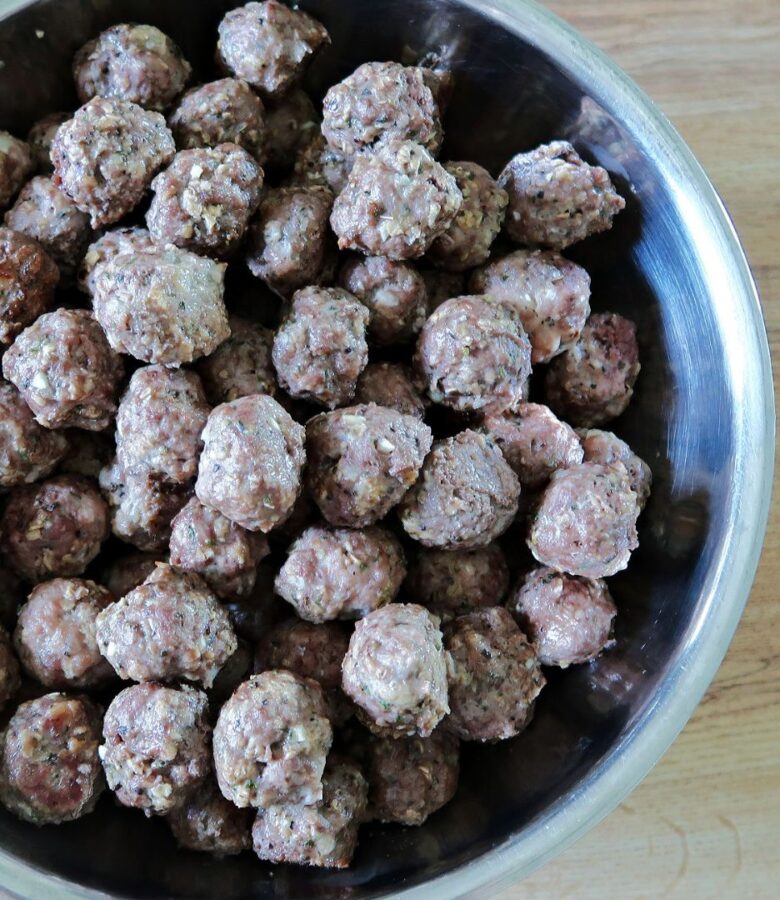 These gluten-free and dairy-free meatballs take very little effort and taste like heaven!